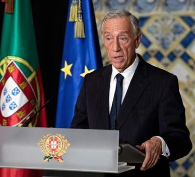 போர்ச்சுக்கல் அதிபர் தேர்தலில் மீண்டும்  அதிபர் டிசோசா வெற்றி