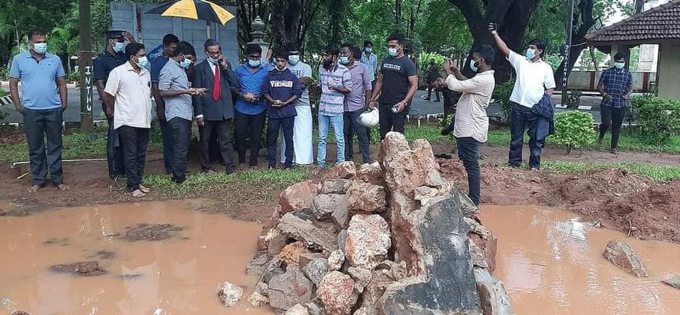 துணைவேந்தரின் உறுதிமொழியையடுத்து முள்ளிவாய்க்கால் நினைவுத்தூபியை மீண்டும்அமைப்பதற்கு அடிக்கல் நாட்டப்பட்டது