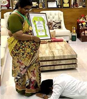 நடிகர் சிவகார்த்திகேயன் தனக்கு கிடைத்த விருதை தன் தாய்க்கு சமர்ப்பணம் செய்வதாக டுவிட்டரில் பதிவு