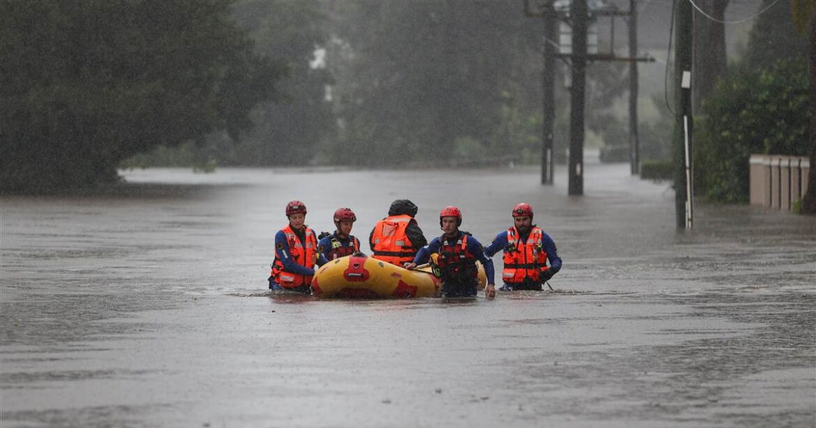ஆஸ்திரேலியாவில் 50 ஆண்டுகளில் இல்லாத வரலாறு காணாத மழை  13 பகுதிகளில் வெள்ள அபாய எச்சரிக்கை