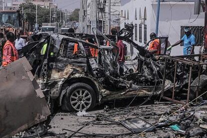 கார் குண்டு தாக்குதலில் சோமாலியாவில் 20 பேர் பலி