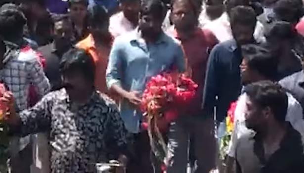 இயக்குனர் எஸ்.பி.ஜனநாதனின் மருத்துவ செலவை ஏற்ற நடிகர்  விஜய் சேதுபதி