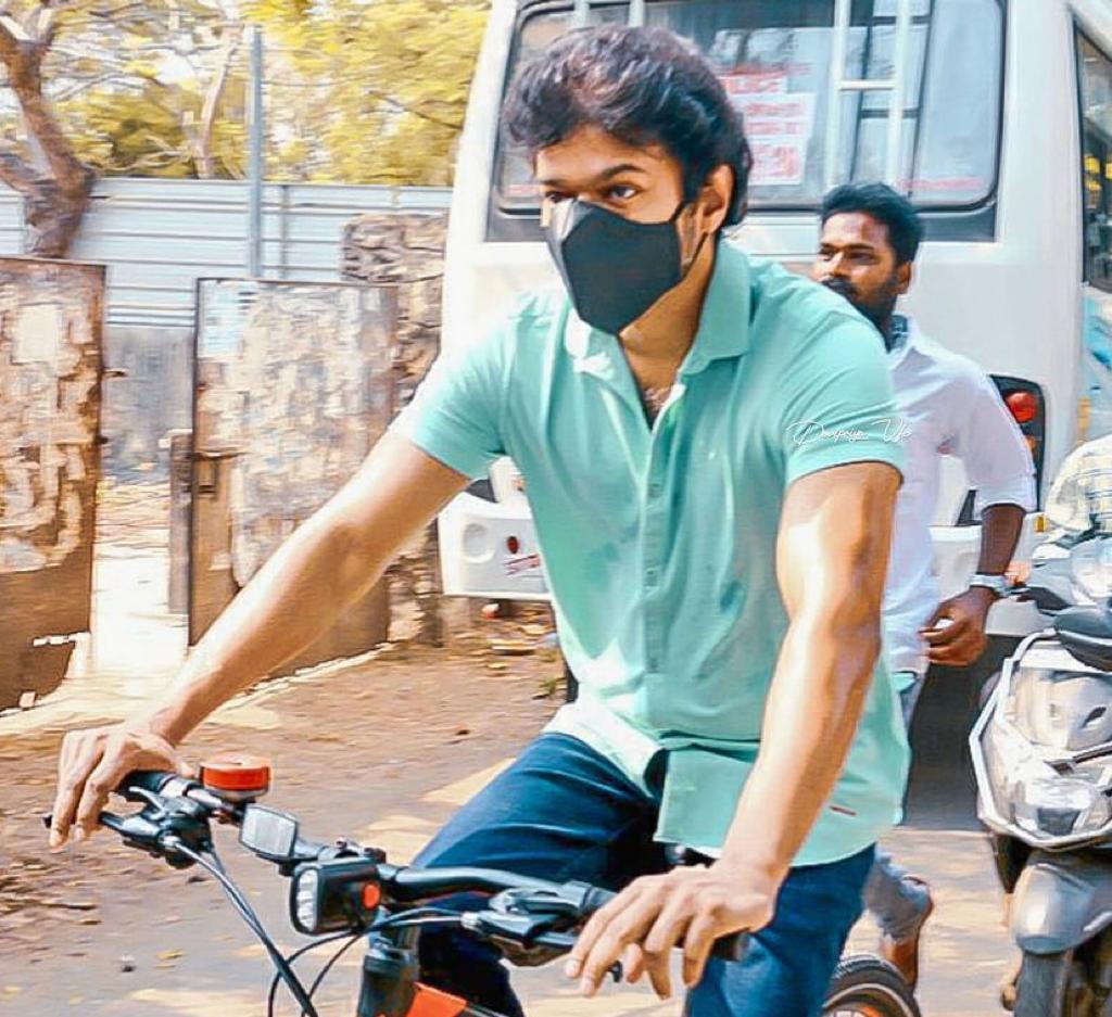 படப்பிடிப்புக்காக ஜார்ஜியா புறப்பட்டார் நடிகர் விஜய்