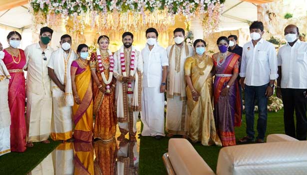 பிரபல திரைப்பட  இயக்குனர் ஷங்கர் மகள் திருமணம் – முதல்வர் மு.க.ஸ்டாலின் நேரில் வாழ்த்து